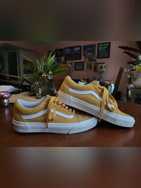 VANS Old Skool Sneakers Womens 7.5, Boys 6